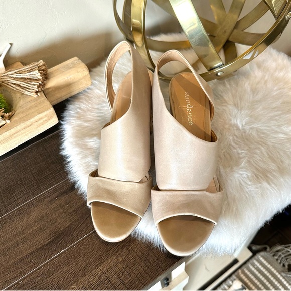 Sundance Catalog Tan/cream Block Heels Size 41 EU SIZE 10 US - Picture 3 of 7